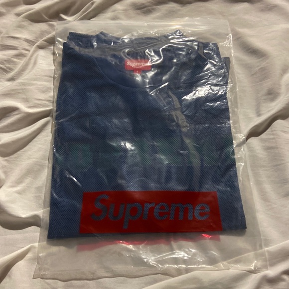 Supreme Mesh S/S Top - Picture 3 of 3